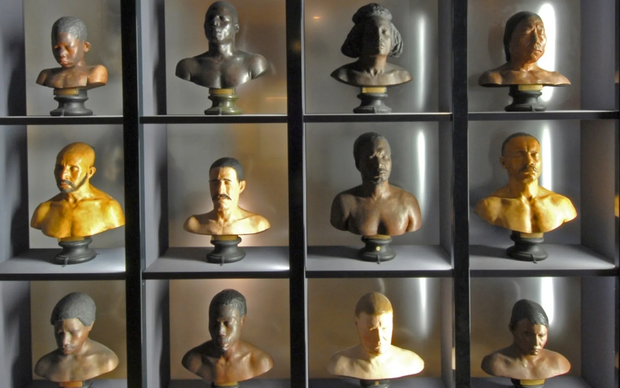 Bustes d'humains.